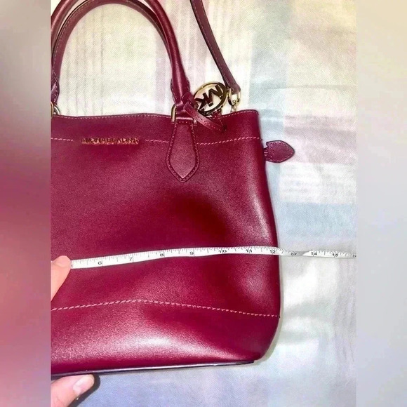 Fancy  Wine 🍷 Red Michael Kors 😎 brand new - Picture 3 of 11